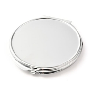 1 make-up spejl. 
